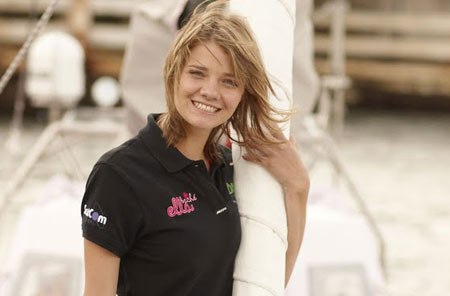 Jessica Watson, de 16, a bordo del Pink Lady.