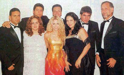 Shakira con sus hermanastros